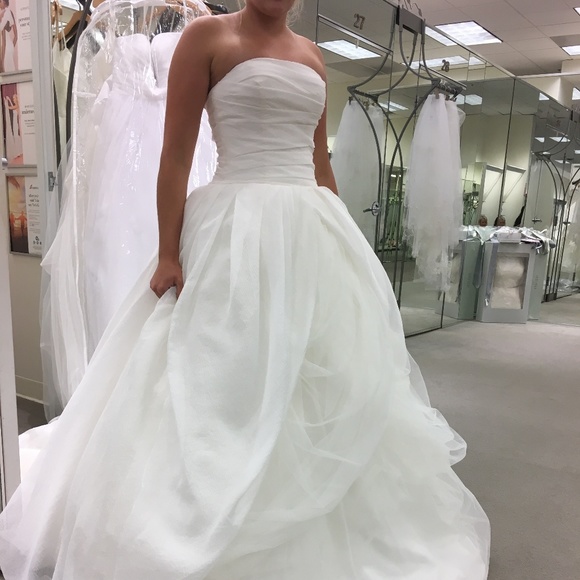 vera wang textured organza wedding dress